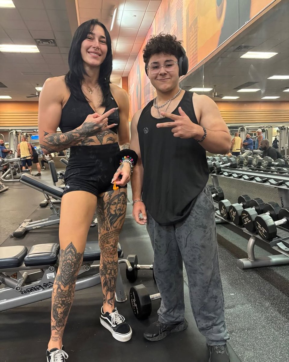 AMari552's tweet photo. Rhea always being so heartwarming and kind with her most loyable mosherz around the globe π
Her smile always gonna talk by itself π₯Ί
Rhea bless our days and nights π
#RheaRipley #Mosherz https://t.co/3hWxWVnNya