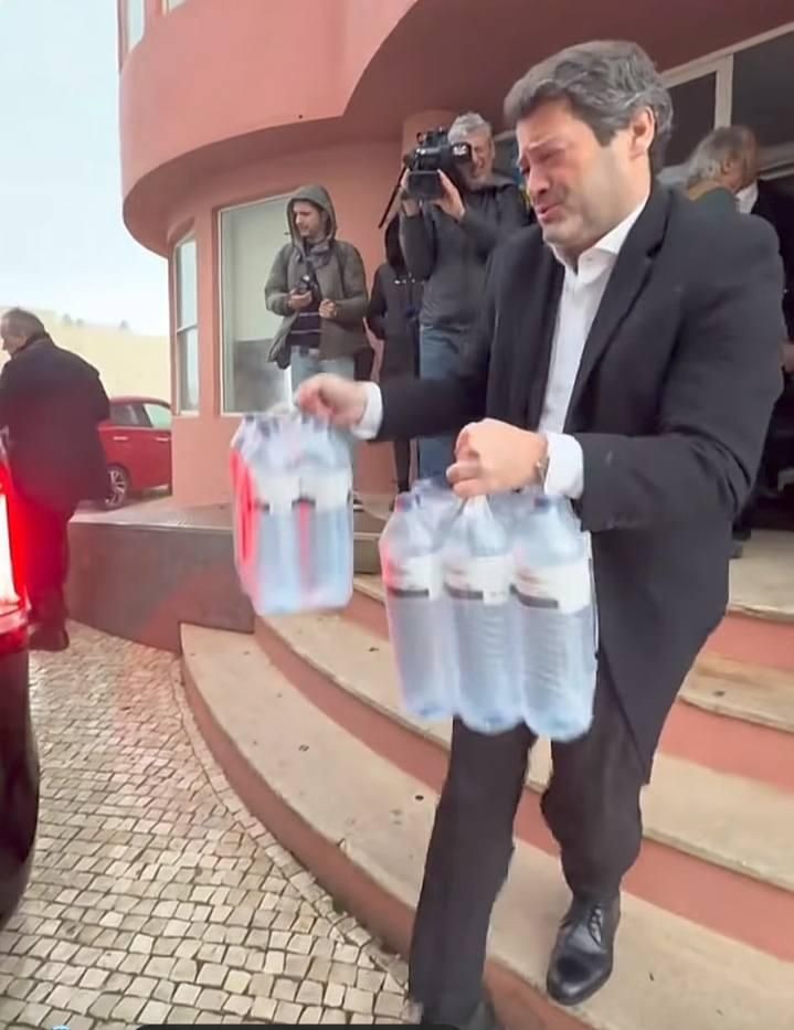 *tragédia em Portugal*
André Ventura: