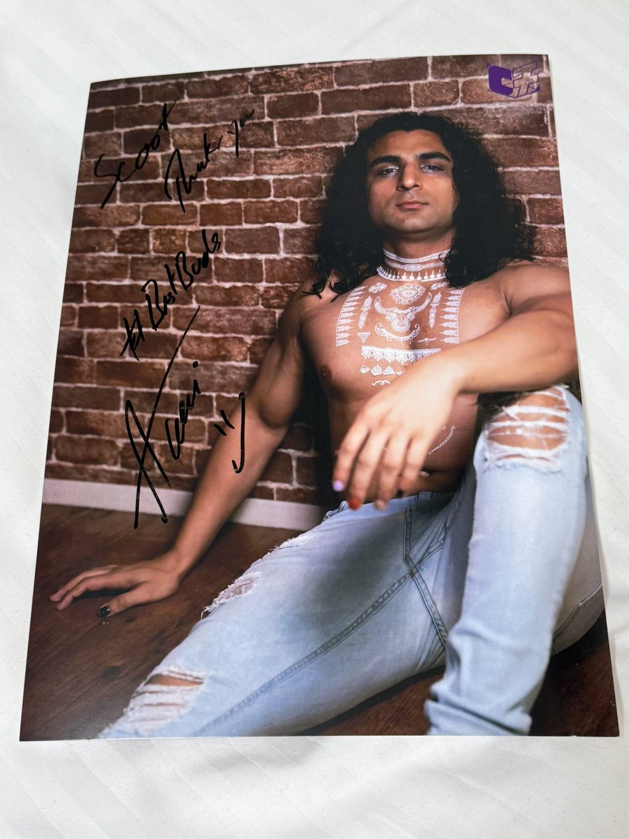 MegaSPS's tweet image. i say it every time, but @baliyanxakki is still on of my favorite people to meet. we talked today about how everyone chris brookes is around becomes a worse person, and after seeing akki’s match today i agreed. i’m bummed next time chocopro is my last!
#バリヤン・アッキ
#ChocoPro