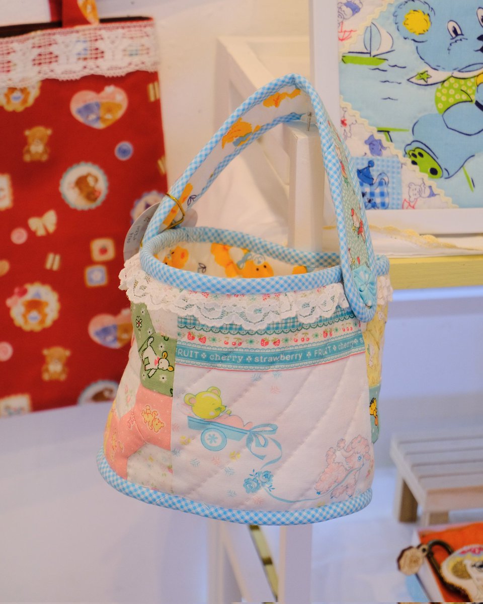 #くまこれ 
店頭販売は終わりましたが、DM通販受付中なので気になるものがあったらぜひ☺️

・yamamoさんのティッシュケース＆ペンポーチ
・ｍａｃａｒｏｎｉさんのくまぴろちゃんマスコットとお顔ポーチ
・nonpickaさんのブローチたち
・strawberry bearさんのキルトバスケット