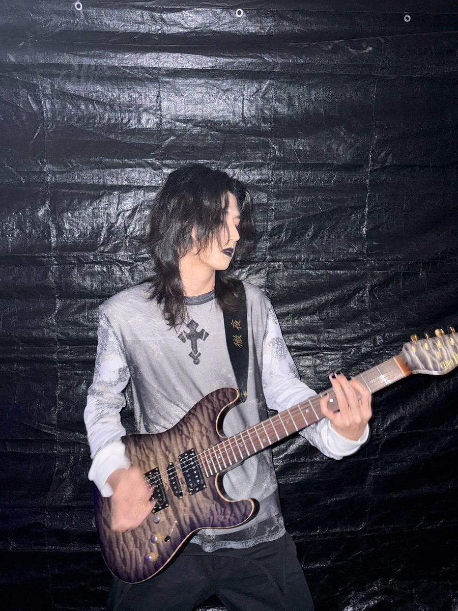 260201 [💭] 22.42 PM

i'm going dark for a few days

*📸

*📸

thank you for coming a long way~

you made it fun!