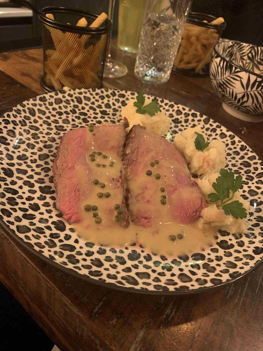 Het eten was iig heerlijk 

Entrecote low&amp;slow met een peperboom saus
Pastinaak puree met witte chocolade
