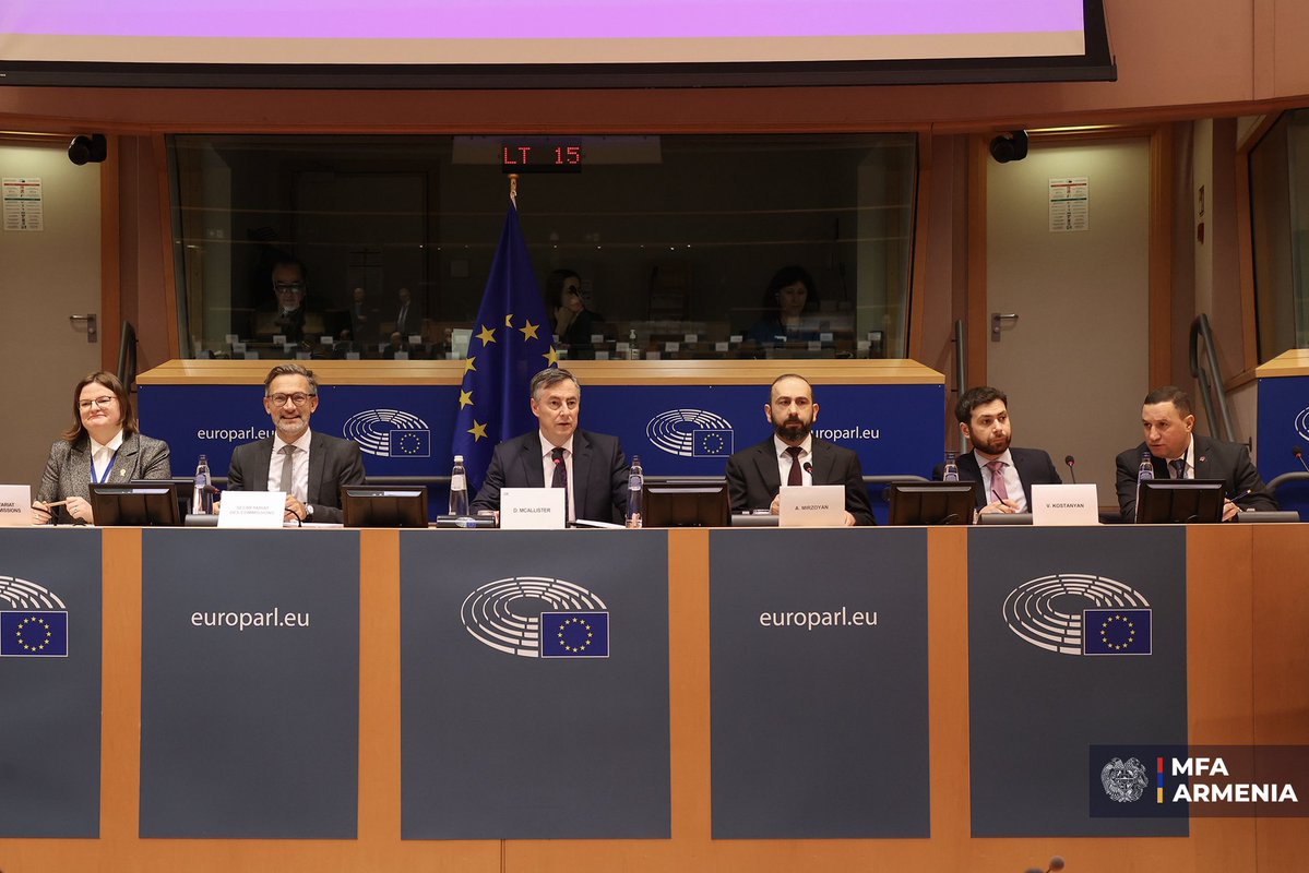 AraratMirzoyan's tweet image. Had another important engagement at @EP_ForeignAff in Brussels.

Addressed topics of interest &amp;amp; priority not only for #Armenia but also for our 🇪🇺 partners.

Touching upon 🇦🇲’s ambitious democratic reform agenda, stressed that the choice is btw sovereign democracy &amp;amp; a path to