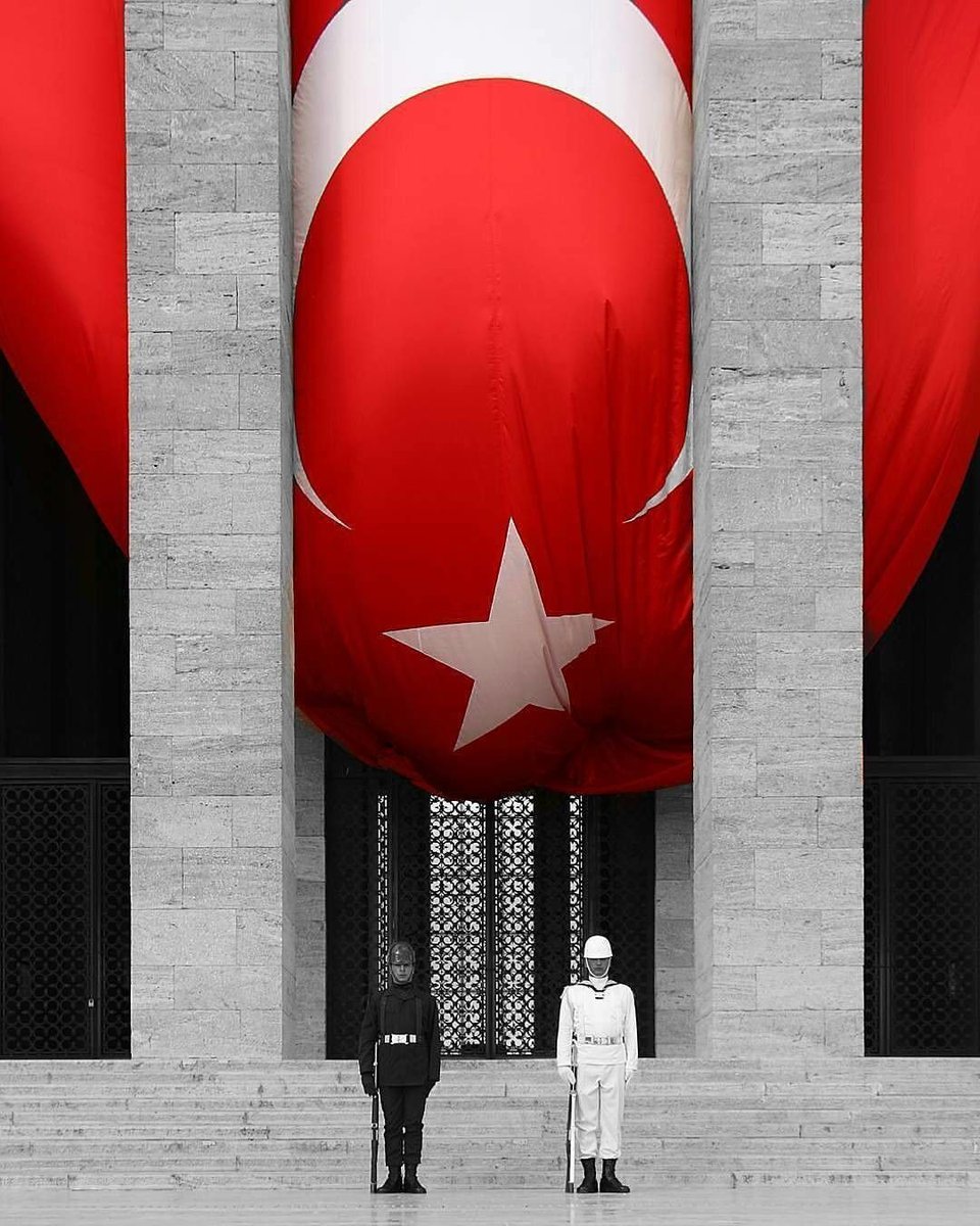 Türkiye “ortak bir vatan” değildir.
Türkiye, bedeli kanla ödenmiş, egemenliği tartışmaya kapalı, Türk milletinin ulus-devletidir.
<a href="/eczozgurozel/">Özgür Özel</a> 
<a href="/herkesicinCHP/">CHP 🇹🇷</a>