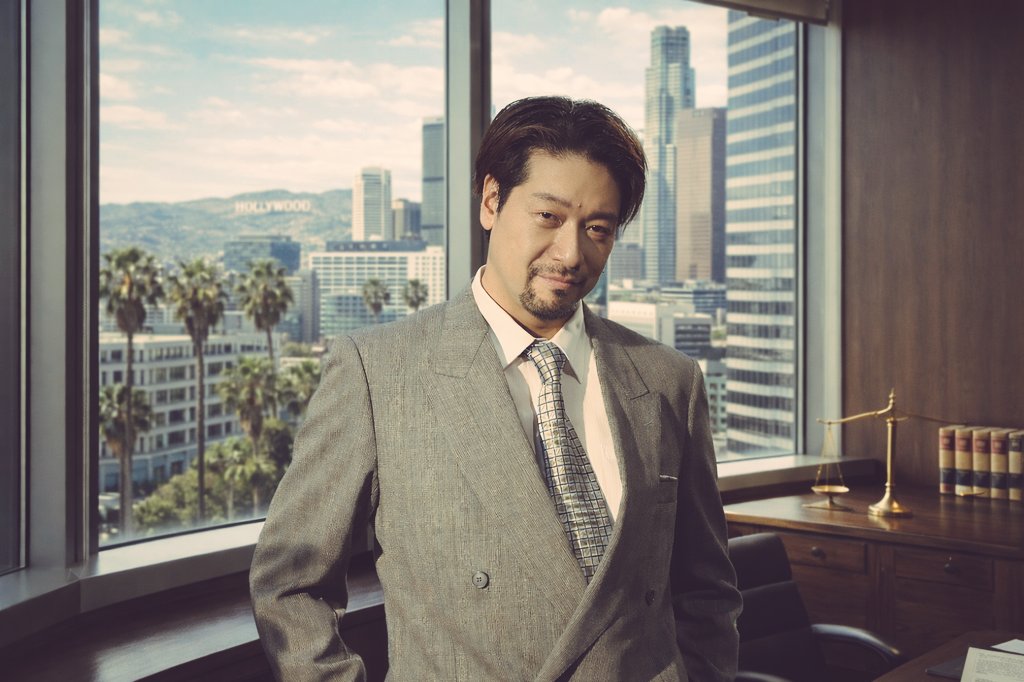 jun5563's tweet image. 寺西君のスタッキーと一言喋ってすぐいなくなるフレッド弁護士の衣装！
僕たちのやり取りも注目です！

ダブルのスーツがカッコ良くて自分でも欲しい！

#prettywomanjp
#MyPrettyMoment