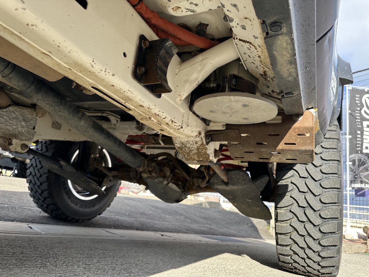 ランクルbase3周年

まさかのストッククラスの予備車？
試験車？でした。
いままでの市販車無改造クラスと比べるとかなり別物に見えました。