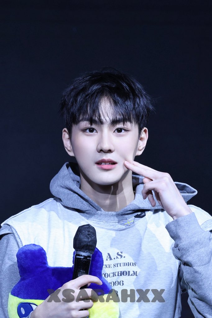 xSarahxx tweet media