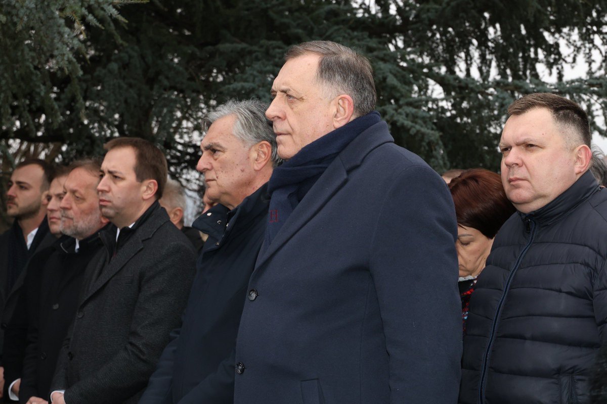 У Дракулићу на обиљежавању 84 године од стравичног усташког злочина над српским цивилима у Дракулићу, Шарговцу, Мотикама и руднику Раковац.

Овдје се не сјећамо само бројева, већ имена, породица и 551 дјетета којима је насилно прекинуто дјетињство. Наша је обавеза да чувамо