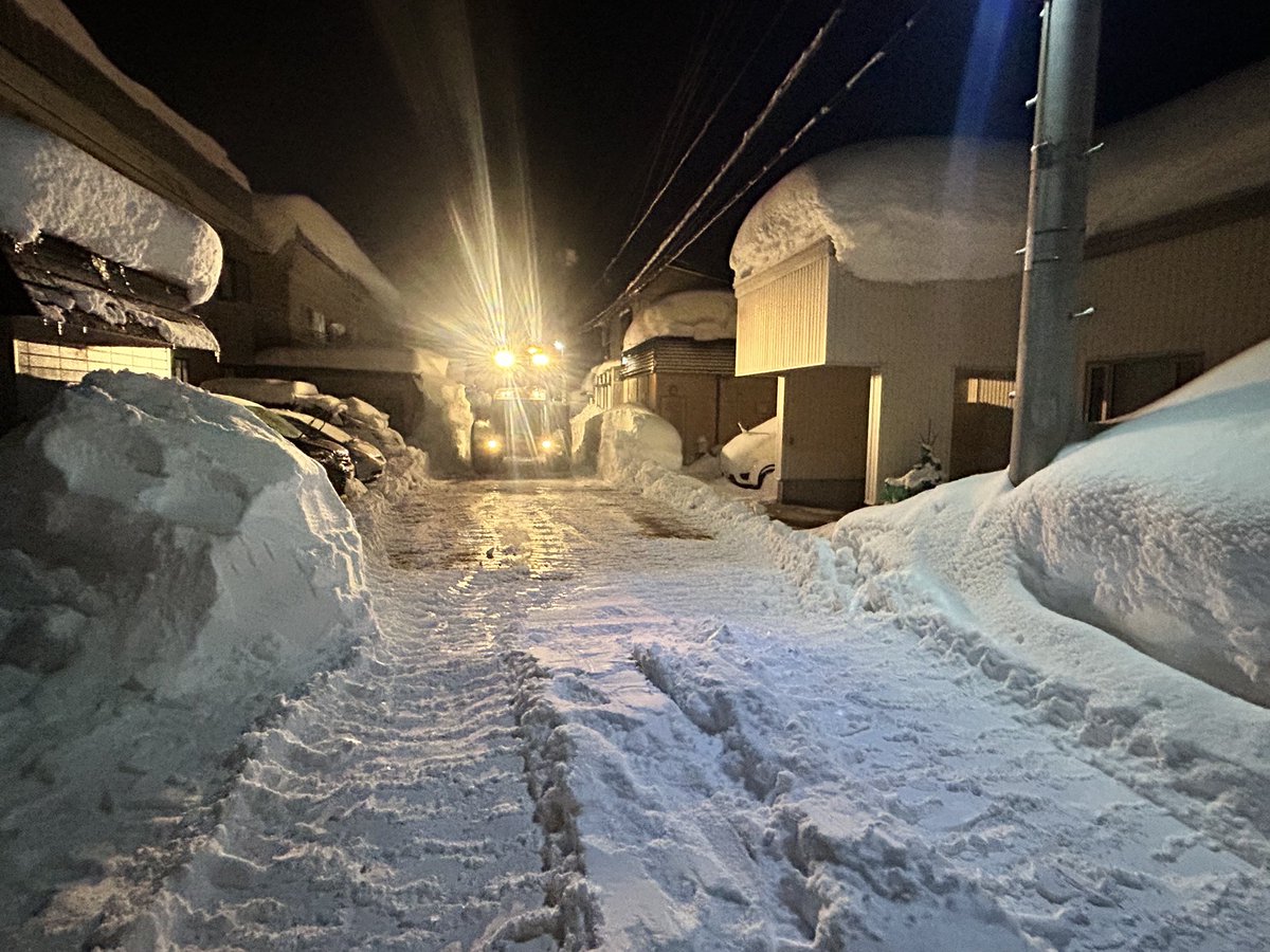 おぉぉぉぉ、神様 仏様 除雪業者様😭 ありがたや ありがたやー🙏 #青森