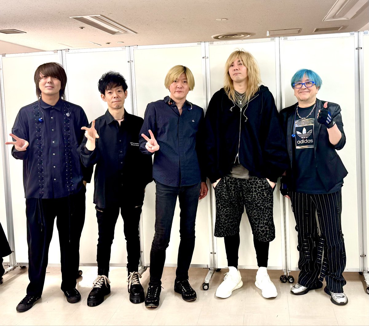 Gussy_MP's tweet photo. リスアニ！LIVE 2026
2日間ありがとうございました。

リスアニ！バンドは合計51曲演奏しました。

素晴らしいアーティストばかりであっという間の時間でした。

ボクは今日だけ、可愛いでお馴染みのあっちゃんがいるangelaさんもサポートしたので、56曲になってました😁

いっぱい食べて寝ます😁

やり切った最後の写真も添えて‼️

#リスアニ