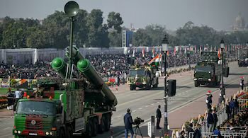 TelegraphPak's tweet image. 🇮🇳 India Defence Budget 2026-27: A Growing Threat for Pakistan 🇵🇰

India’s Defence Spending has tripled since 2014-15 (₹2.29 lakh crore).

For 2026-27, allocations reach ₹7.85 lakh crore (USD 95.6 Bn). A 15.3% jump from last year’s ₹6.81 lakh crore.

Force Development &amp;amp;…