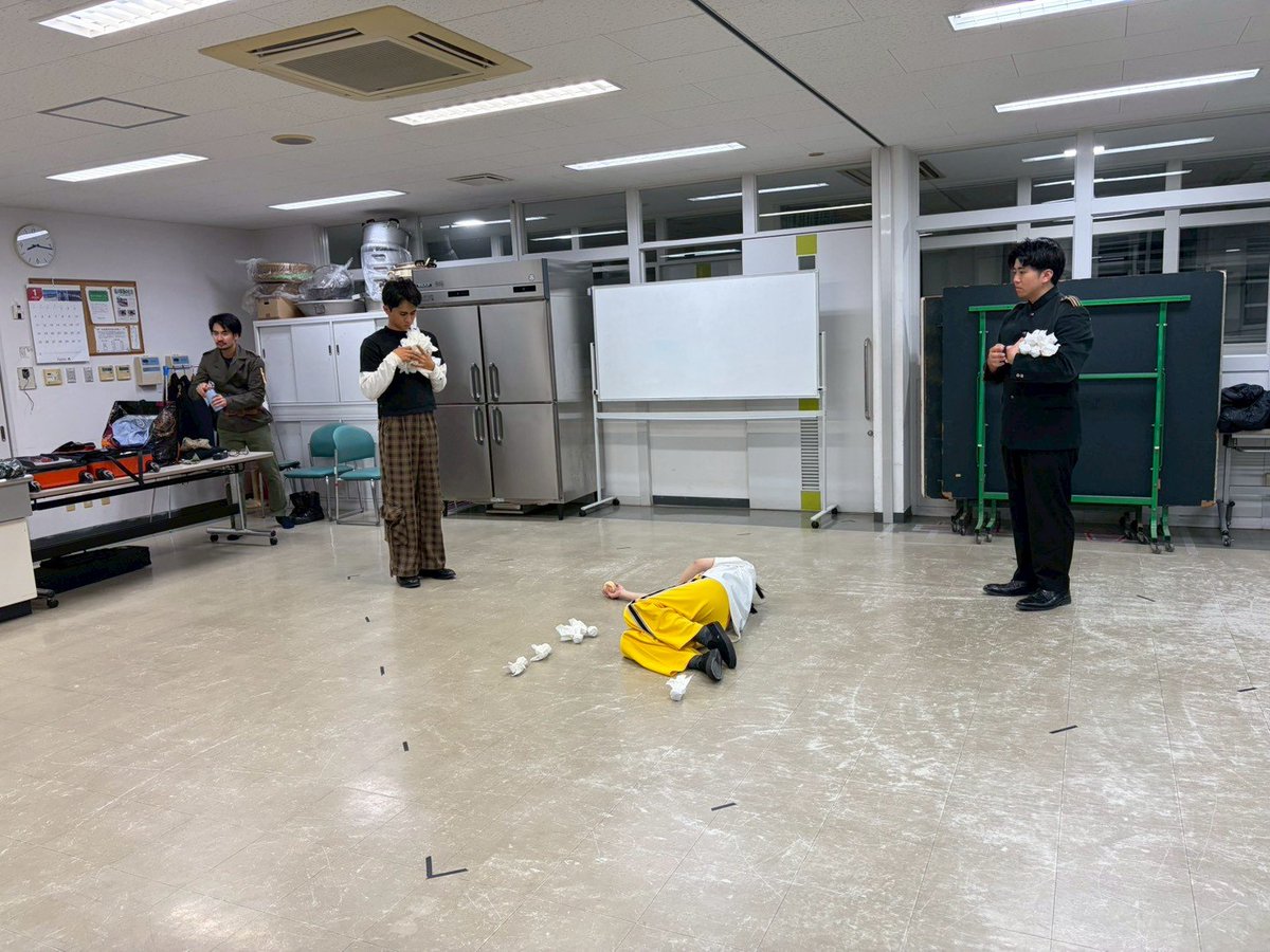 「島守のうた」稽古でございました。

来週の今頃にはもう本番が終わっているんですね。本番まで出来ることはまだまだある。やったんぞ。