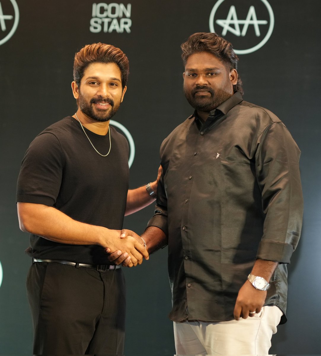 AIAFWAASF's tweet photo. అల్లుఅర్జున్ ఫ్యాన్స్ అసోసియేషన్. తెలంగాణ రాష్ట్ర ఉపాధ్యక్షులు &amp; కొమురంభీం ఆసిఫాబాద్ జిల్లా అధ్యక్షులు. గోగర్ల శ్రీకాంత్ అన్న గారు.. Recently Pics With BhAAi @SrikanthGogarl3 https://t.co/nuyu2dMoTh