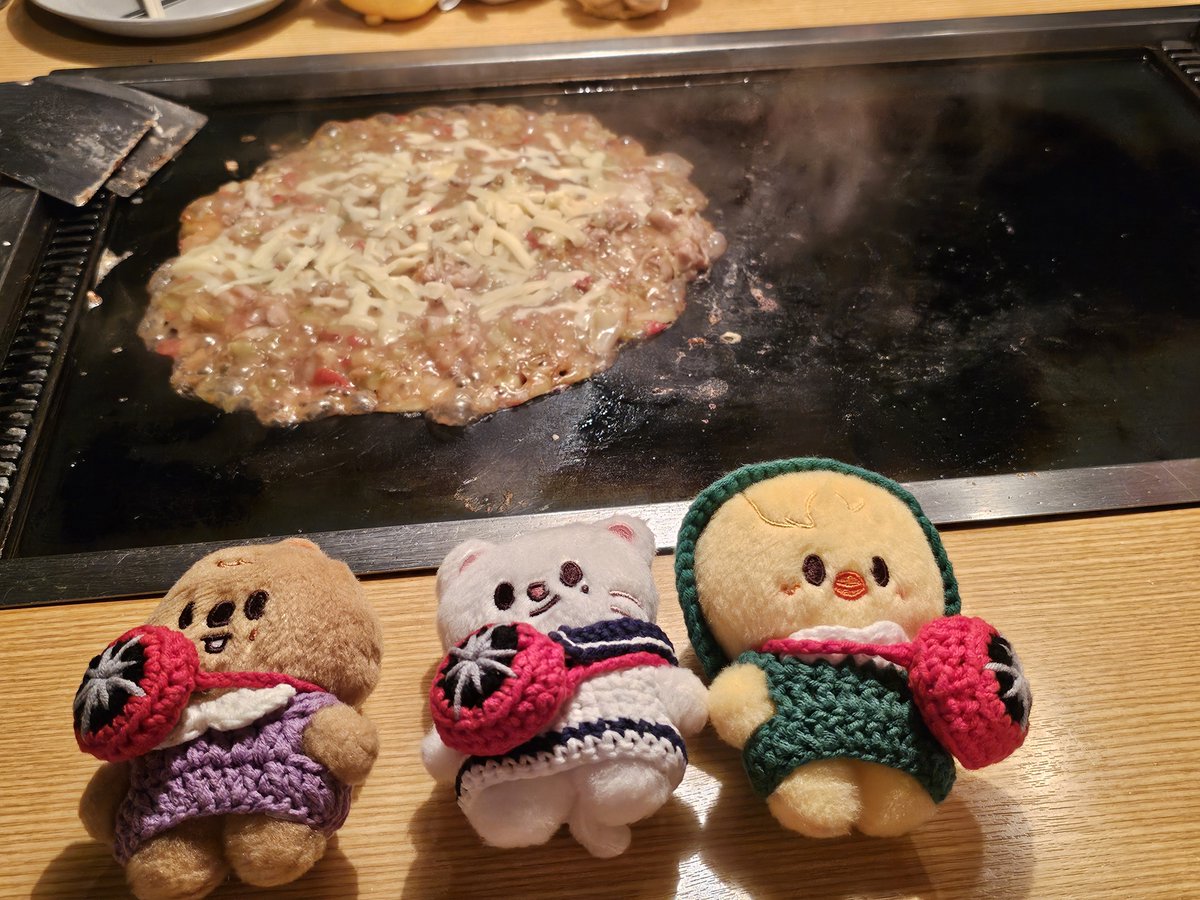 hehehe2191's tweet photo. 일테이 칭긔들이 there 지성이 뮤비찍은곳 데려와줌 💞 @hani_horetemau @yongboksteak @sciutto_p https://t.co/JwXp9cPiAp