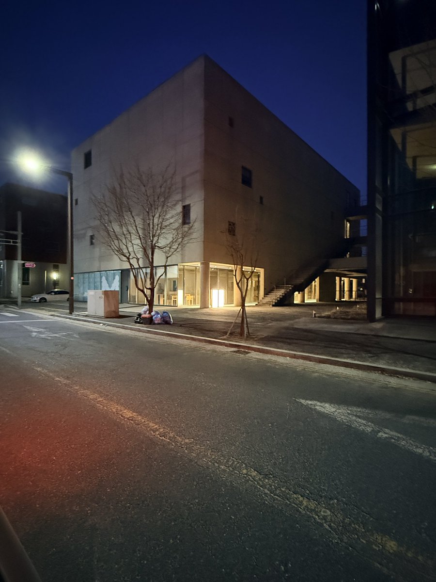 PLAIN ARCHIVE tweet media