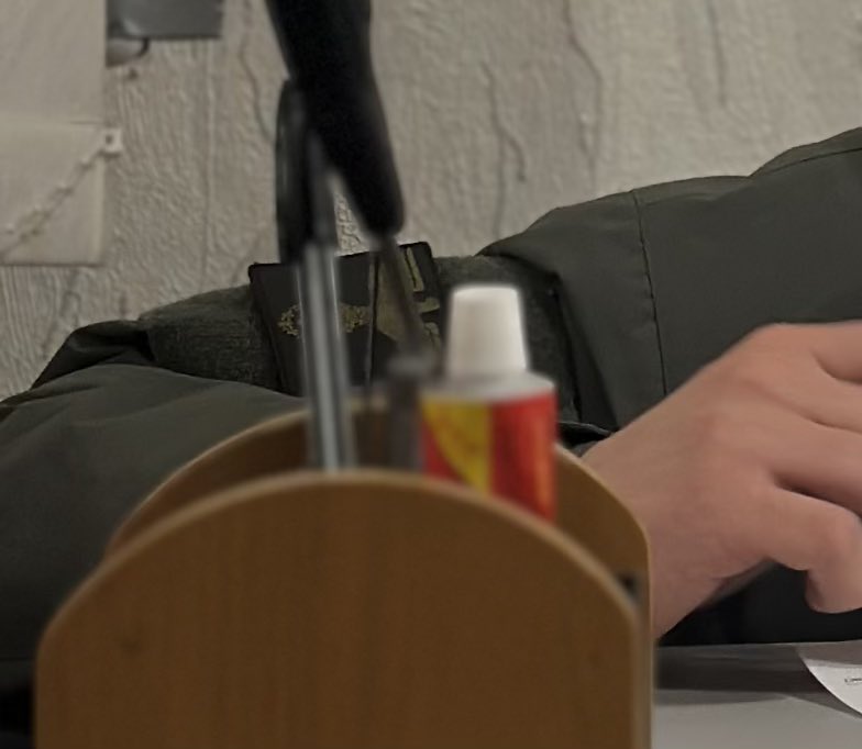 Цим шевроном мене почесно нагородив представник легендарного окремого полку ім 🐟