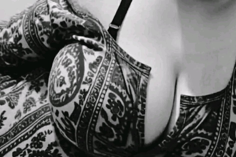 گھر سے اٹھا کے لے جاؤں گی 😝