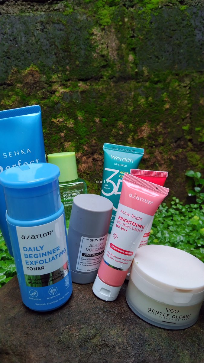 yeryeonwoo's tweet photo. mumpung besok flash sale tanggal cantik 2.2, mau share rekomendasi produk skincare yg aku pake buat daily yg simple dg harga affordable☺️🌼🌷 https://t.co/8JFLxkSDgY