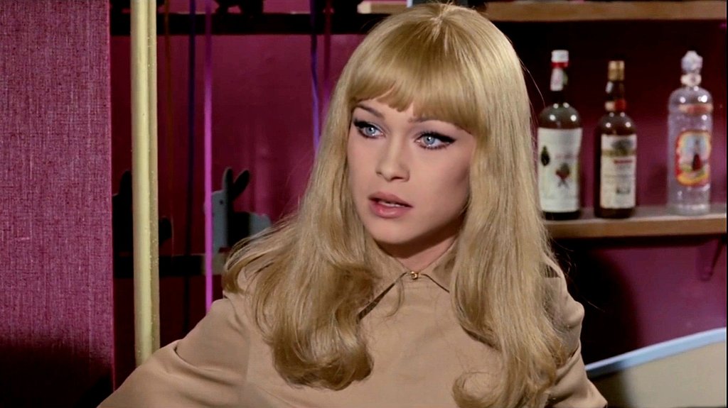 ouicinema's tweet photo. Marisol (Pepa Flores) in "Carola de día, Carola de noche" 1969

dir. Jaime de Armiñán https://t.co/dI6rx4BPdB