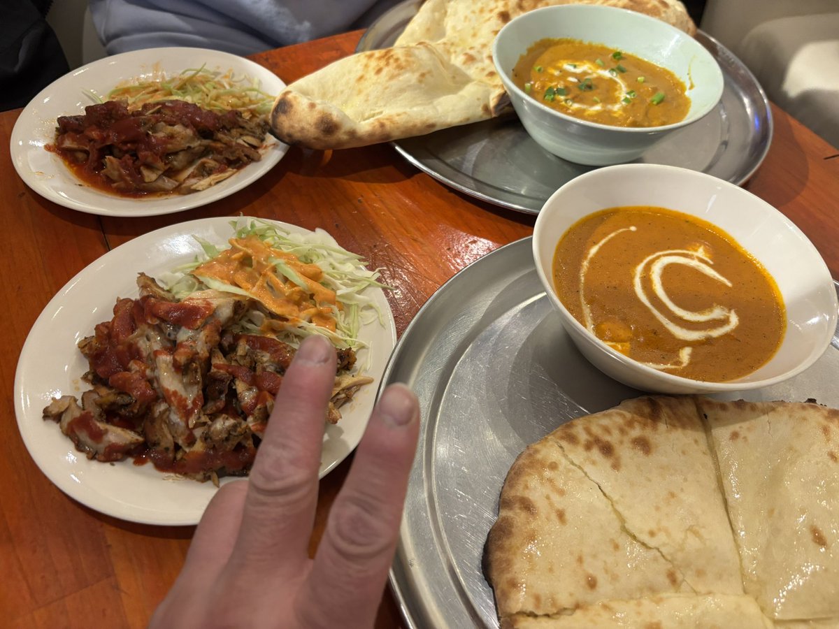 本日は来週2/8の南砂町店島村楽器HOT LINEライブイベント前のリハーサルで松戸のスタジオにてfripSide(2期)コピーユニットの練習をしてきたよ♪
初めて使ったスタジオだけどなかなかオシャレで広さも良く音のバランスも良くてとてもいい感じでリハができたよ✨