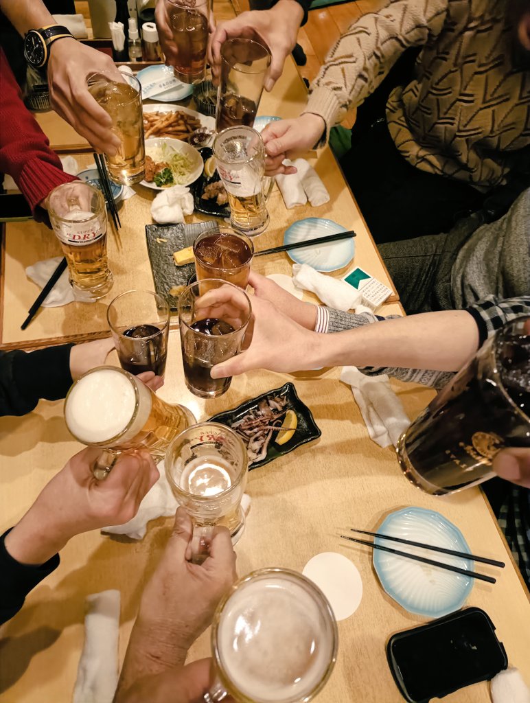 symdoli_bot's tweet photo. Symdolickを偲ぶ会⚡️
一周忌スペシャルスタートしました😀🍺 https://t.co/YQTxTwxg2U