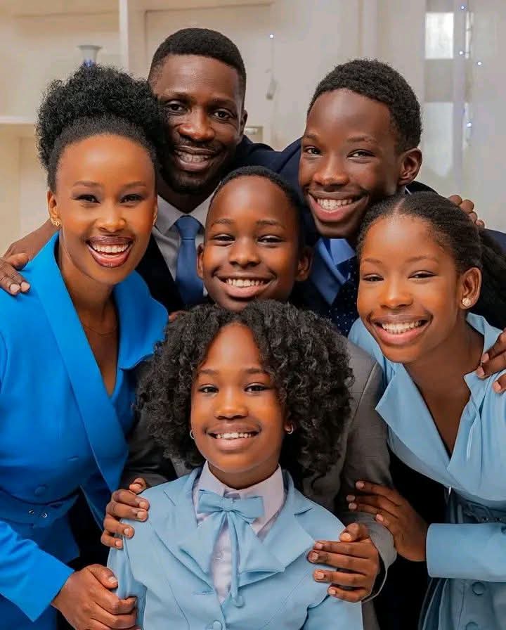 NsibukaJoseph's tweet photo. First family drop a heart ❤️ https://t.co/tK1FMSS2b3