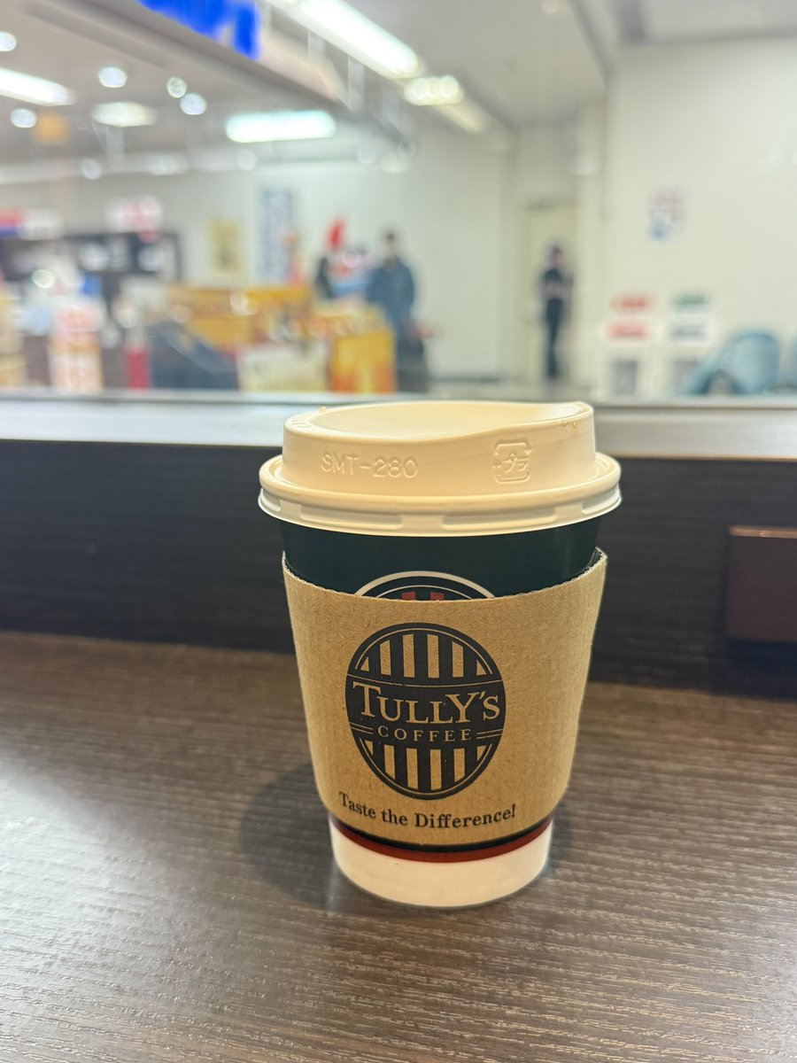 オーノー
空港にお迎えに来たら出発時刻の時間で来てしまった💦💦💦
1時間何しようか？？