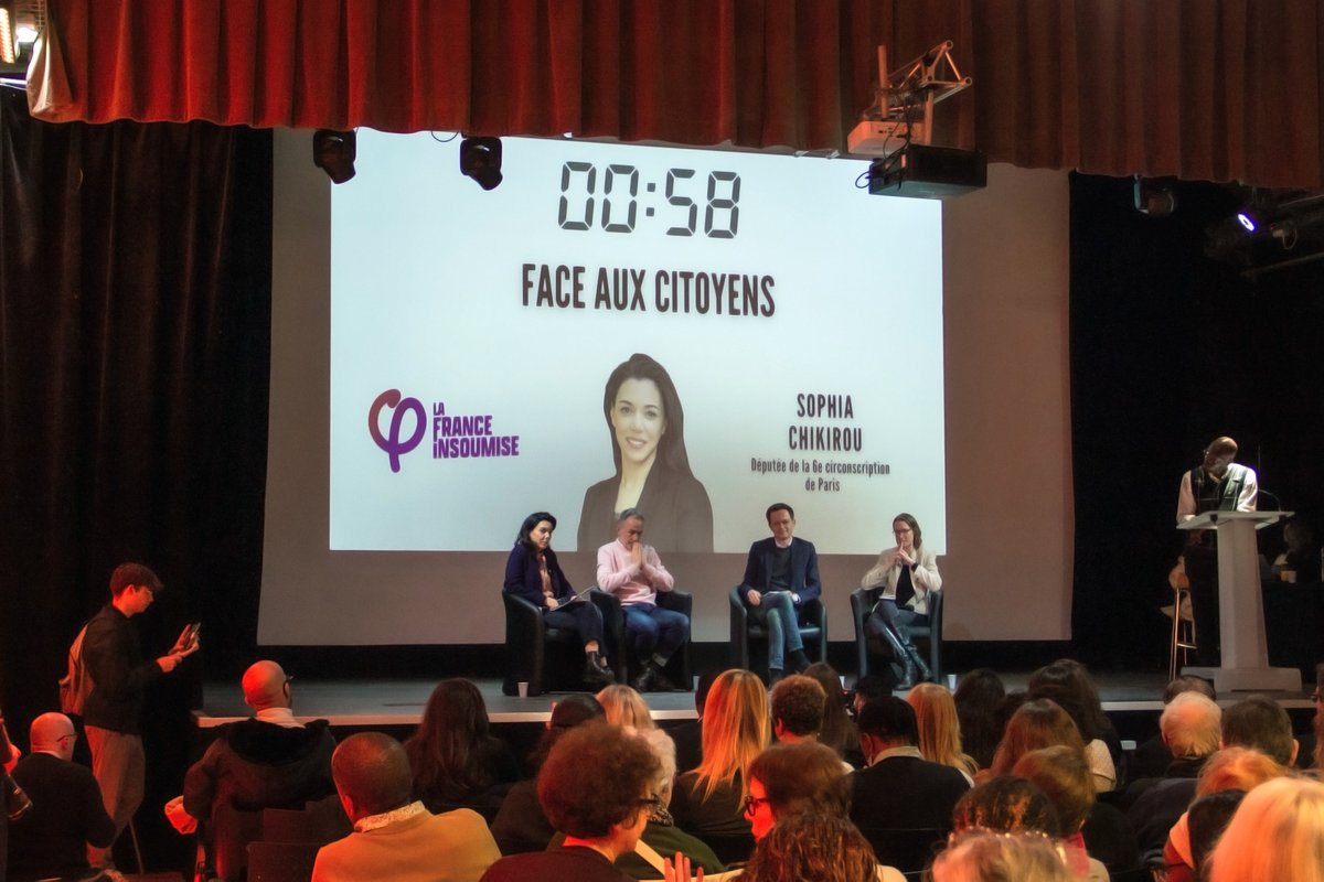 chikirouparis's tweet photo. Hier soir, j’étais présente à un débat organisé par des associations de jeunes dans un quartier prioritaire de la ville de Paris (QPV).

C’était l’occasion de rappeler aux autres candidats leurs responsabilités face à la détresse sociale dans laquelle on laisse leurs habitants. https://t.co/ql3WMHbwCm