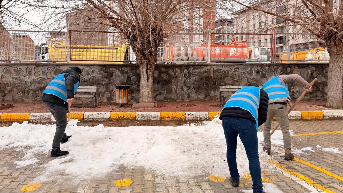 Yarıyıl tatilinin son gününde de öğrencilerimiz için sahadaydık✨️

Kamuya yararlı bir işte ücretsiz çalışan yükümlülerimiz, Yücel İlkokulunda temizlik çalışmalarını gerçekleştirerek okulumuzu yeni döneme hazır hale getirdi.

#ctekurumsal 
#denetimliserbestlik 
#eğitimedestek