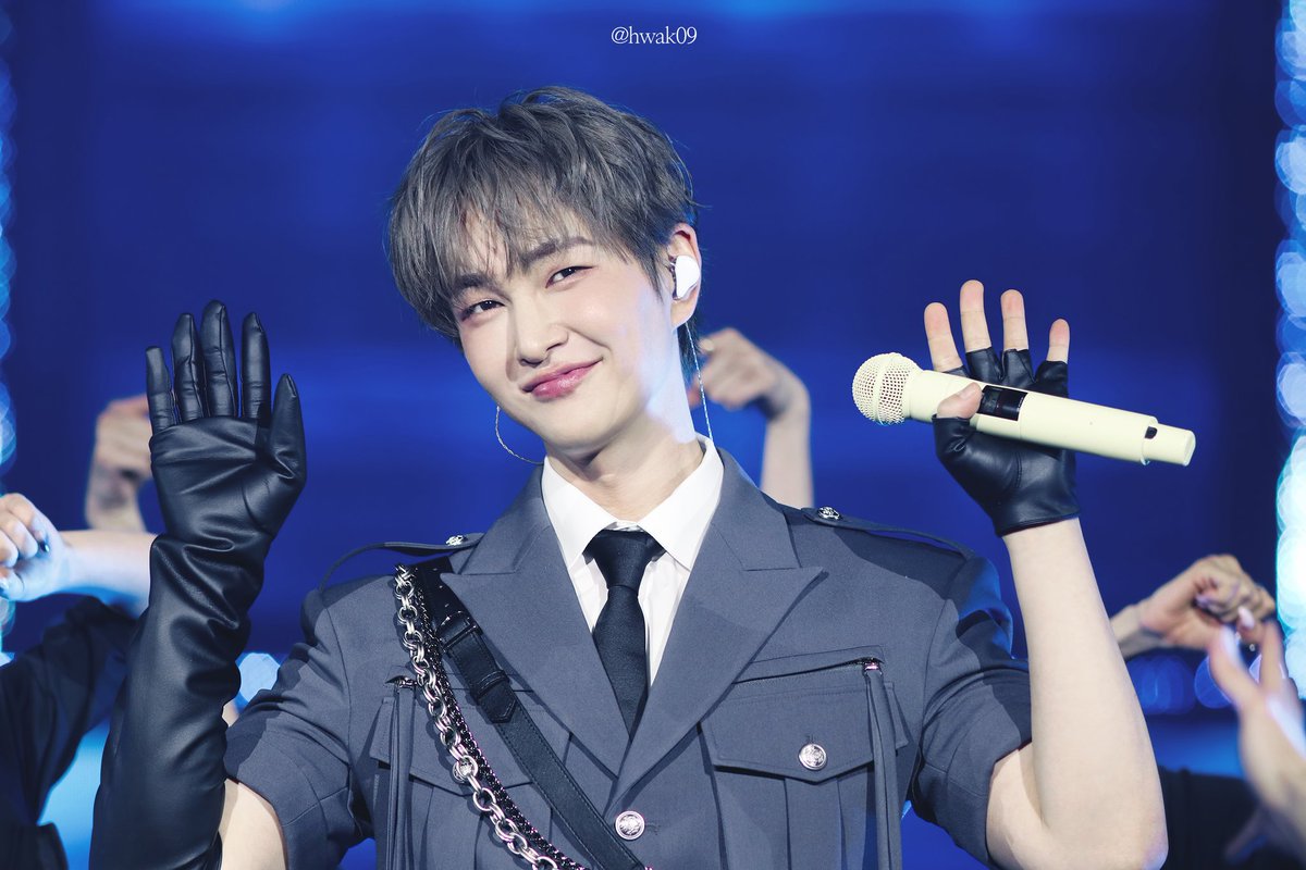 hwak09's tweet image. 20260131 #ONEW #온유 
온유 더 라이브 %PERCENT 앙콘📷