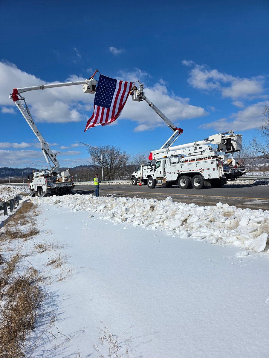 AEPOhio's tweet photo. Yesterday, Tom Perry, a retired AEP Ohio lineworker of 37 years was laid to rest. He served his community and his country as a United States Marine. Tom is survived by his son, Chad, a current AEP Ohio lineworker in Lucasville. The Lucasville crew was proud to honor Tom. https://t.co/vDPRvIIc02