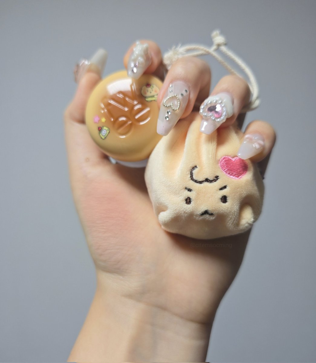 citemsocming's tweet image. 퓌 립앤치크 블러리 푸딩팟 버터
핑크 베이지라 부담없이 쓸 수 있을 듯!!!
망곰이 에디션 너무 귀여운거야아....😍