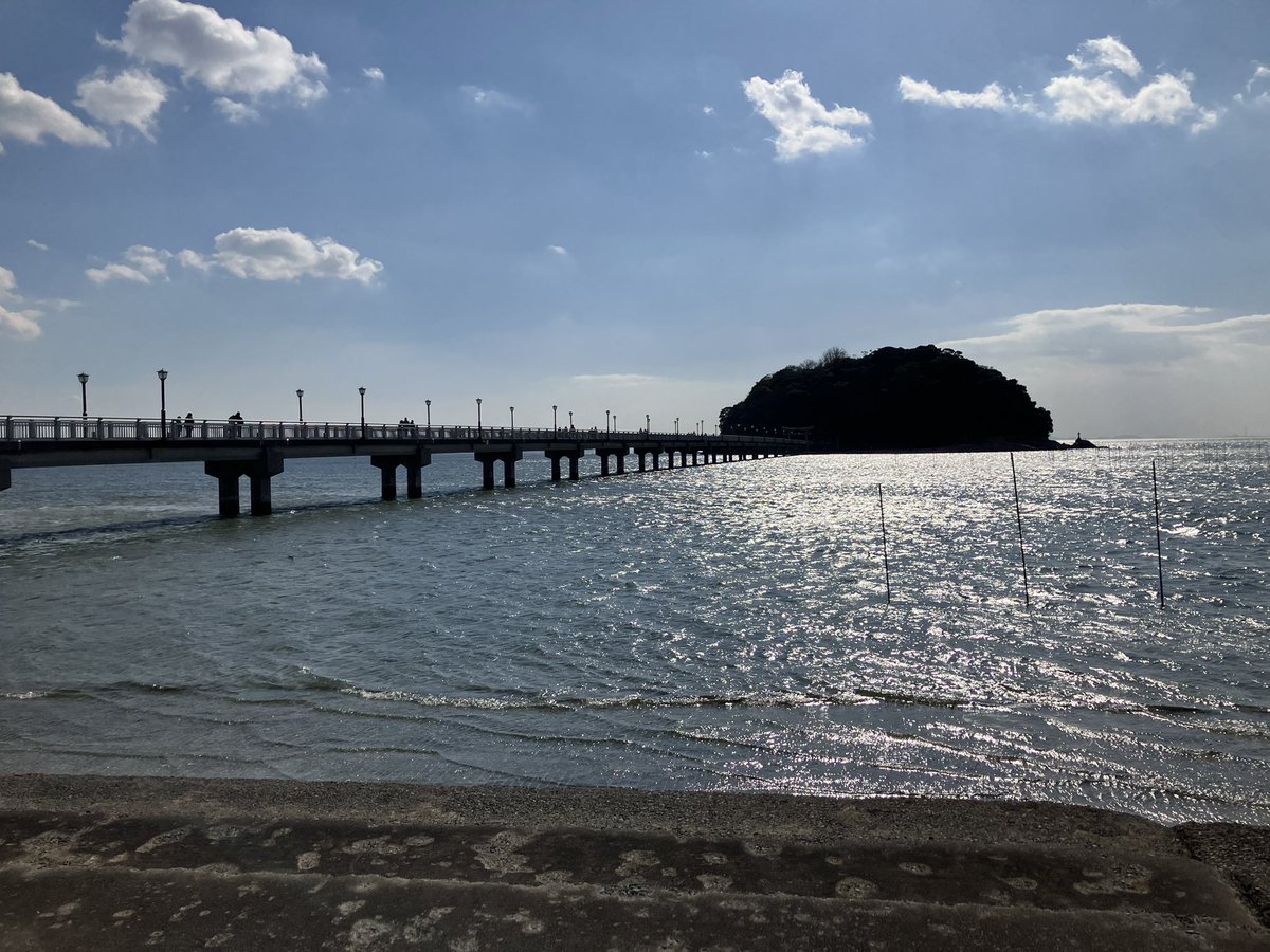 kika_AE86's tweet photo. 愛知県蒲郡市の竹島まで行ってきました〜
思ったよりも風強すぎて笑えたわ(笑)
#AE86
#カローラレビン
#蒲郡市
#竹島 https://t.co/LCTbcaBWyx