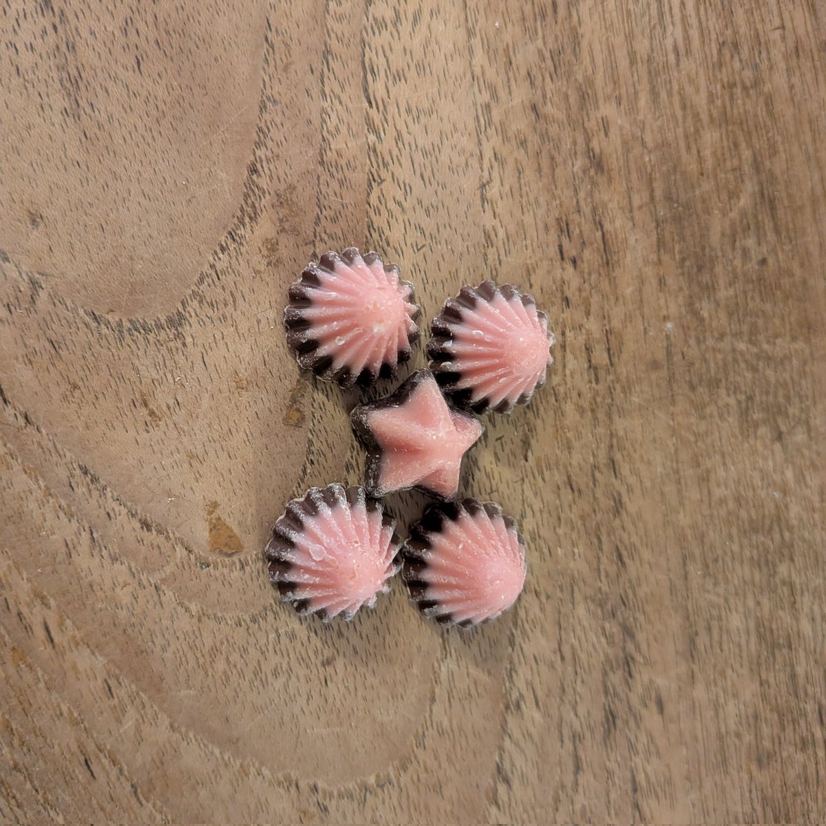 oku_D3's tweet image. 星型のアポロ出てきた！
調べたら約1万分の1の確率らしい。
年末ジャンボの1等は2,000万分の1とか。