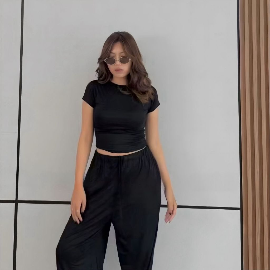 sunnypeachgurl's tweet image. mau ngeracunin kalian para ciwi kalau wajib banget punya top basic kaya gini karena gampang banget kalau mau di mix and match outfit kalian

linknya ada disini 🌸💕🧚🏻‍♀️🌷🩷
s.shopee.co.id/70EKsDXj1C

#racunshopee #Outfit #basicoutfit #ootd #dailyoutfit