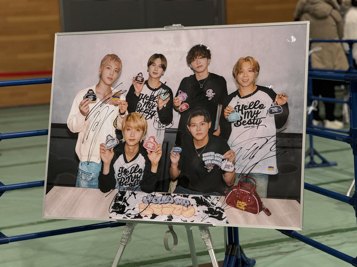akubi__01's tweet photo. ファンミ終わり⸜( ॑꒳ ॑ * )⸝久々の黒髪リュウヘイ尊すぎて幸
次はスタジアムで～︎👋🏻 ̖́-
 #HelloMyBESTY2 
 #BEFIRST https://t.co/oxEcaXw37x