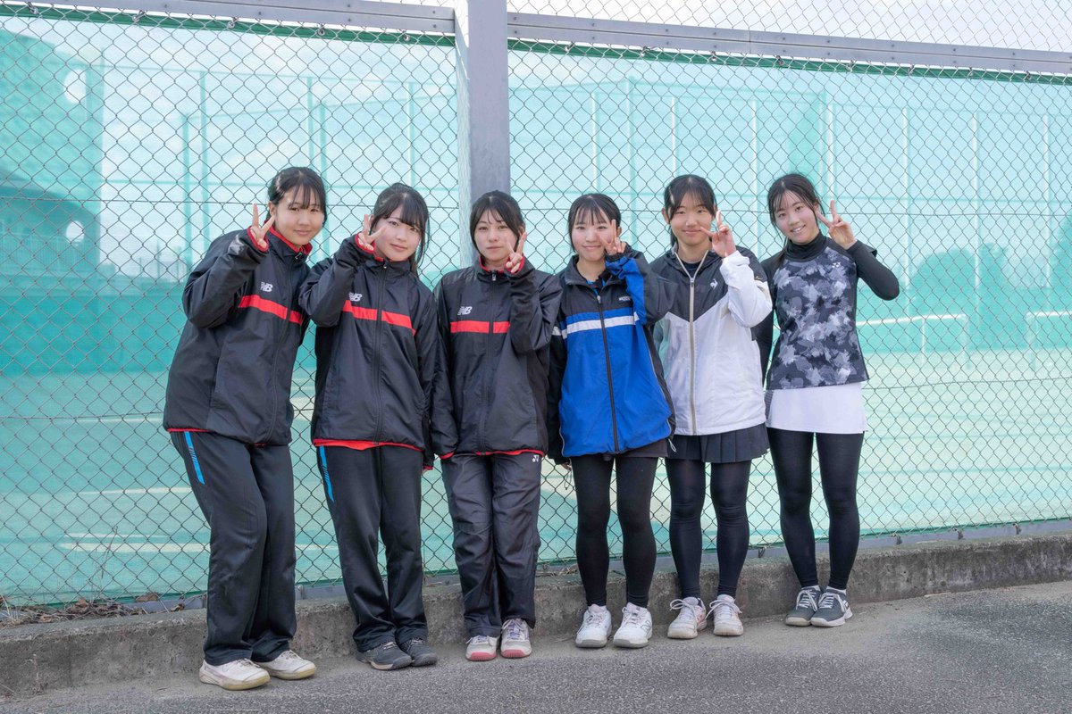 toritutennis's tweet photo. 4都県(埼玉・山梨・神奈川・東京)公立強化練習会
女子都立選抜チーム
日頃交流のない他県の上位選手との対戦でもらった刺激をこの後の練習にいかしていきます！ https://t.co/dm0yvJHnAm