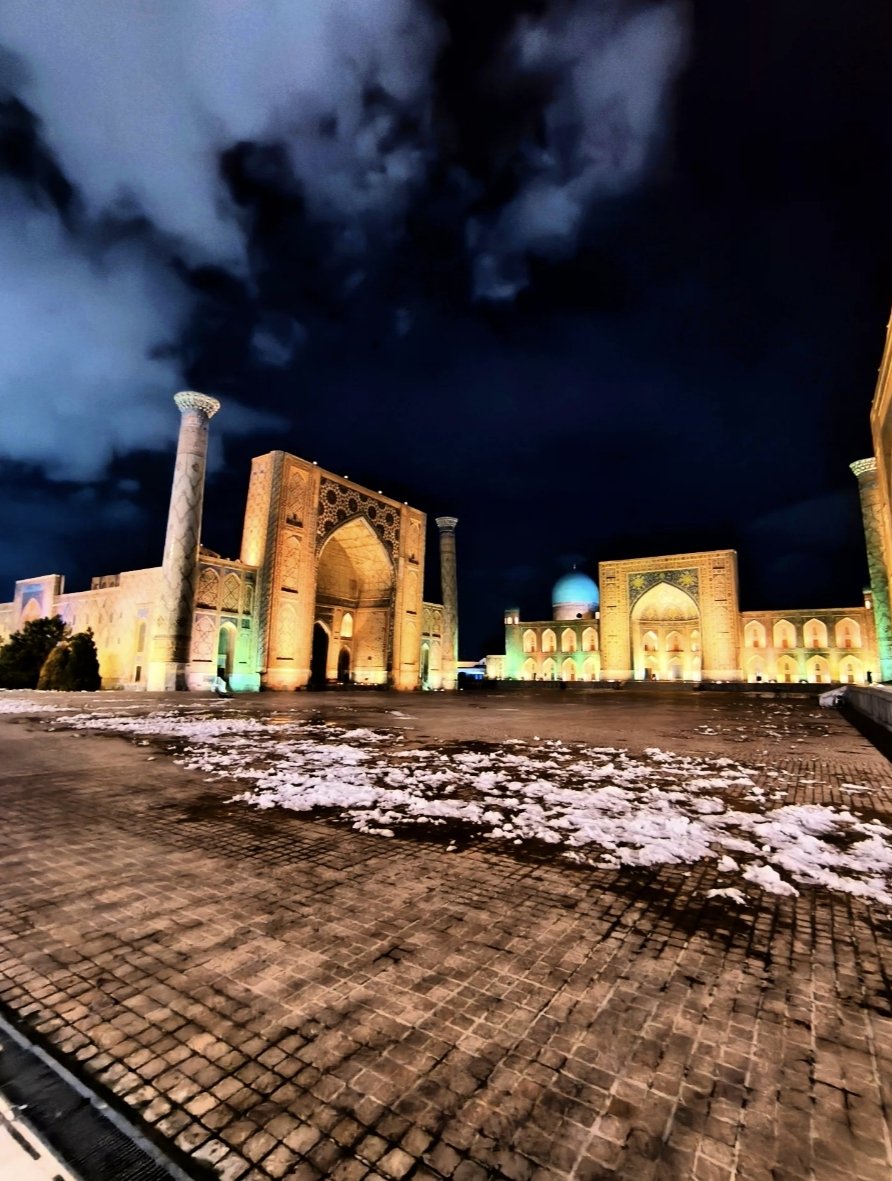 Samarkand nights hitting different. 🌙✨ Walking through the Registan feels like stepping straight into a Silk Road fairy tale.
#Samarkand #Uzbekistan #Registan #SilkRoad #TravelCentralAsia