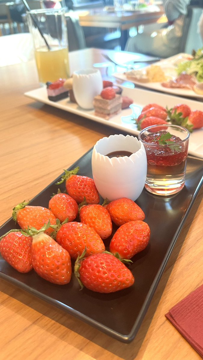 苺食べ放題❤️
ピザもリゾットもホットチョコもモンブランも全部レベル高くて実質無料！！