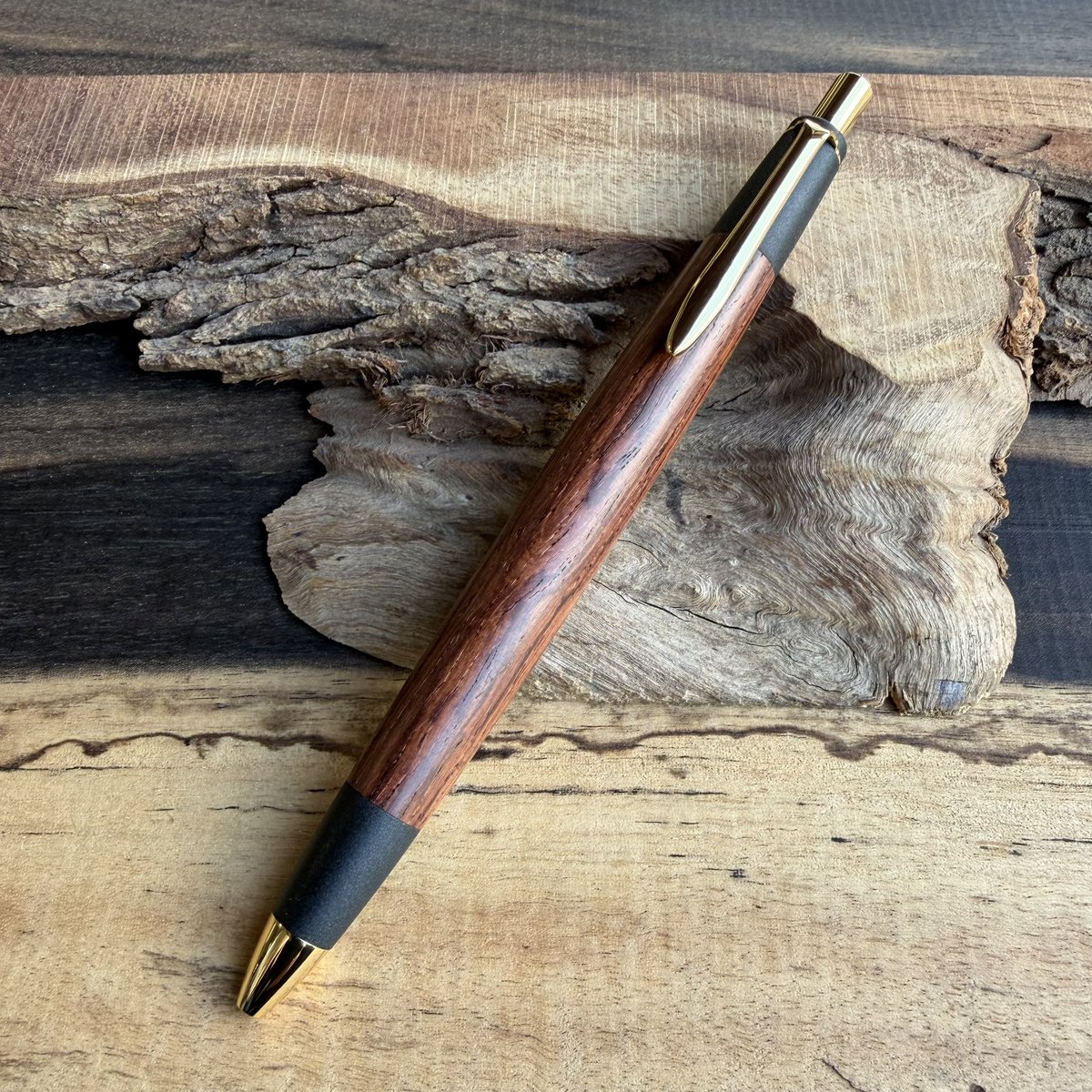 本日19時から受注生産の受付となります。何卒よろしくお願いします