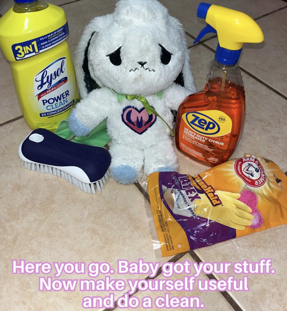 FairlyOddRadish's tweet image. Telling people to go clean, Baby?
“I’m talking to YOU, Muffinhead! Baby don’t wanna live in a dump!”
Oh. I was gonna clean, anyway 😤
“Yeah? Well, GET TO IT!”
Baby’s doin’ a mean 😭
“Baby do you a beat down if you don’t #ComeCorrect! Baby is #thuggin.”
Current mood: #cleaning 🤦🏼‍♀️