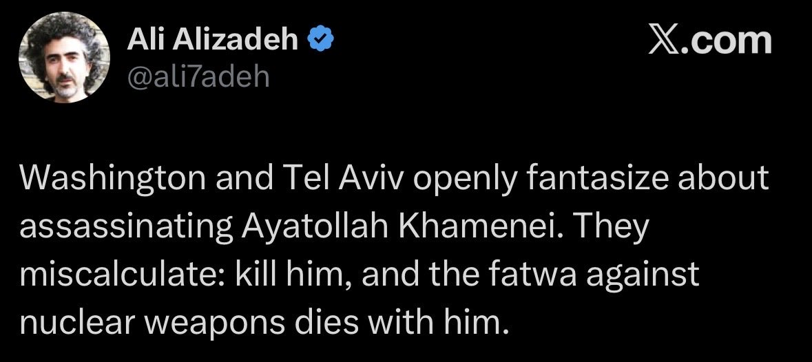 Arbaabb's tweet image. شرمنده‌ام که وسط این همه بدبختی و نگرانی، با خوندن این خیلی خندیدم.
یاد این افتادم که یکی اسم بچه‌شو گذاشته بوده رستم، بعد خودش دیگه جرأت نمی‌کرده بغلش کنه.
تو انگلیسی می‌گن:
They have fallen for their own con
یعنی گول خودشون رو خوردن.
“Fatwa” 🤣🤣🤣