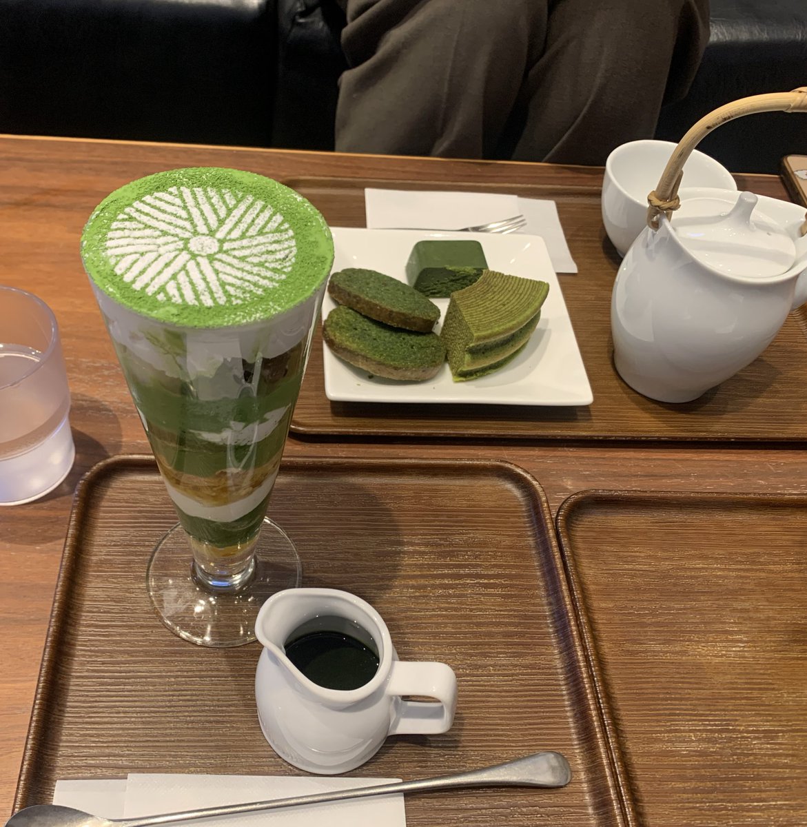 るんとう tweet media