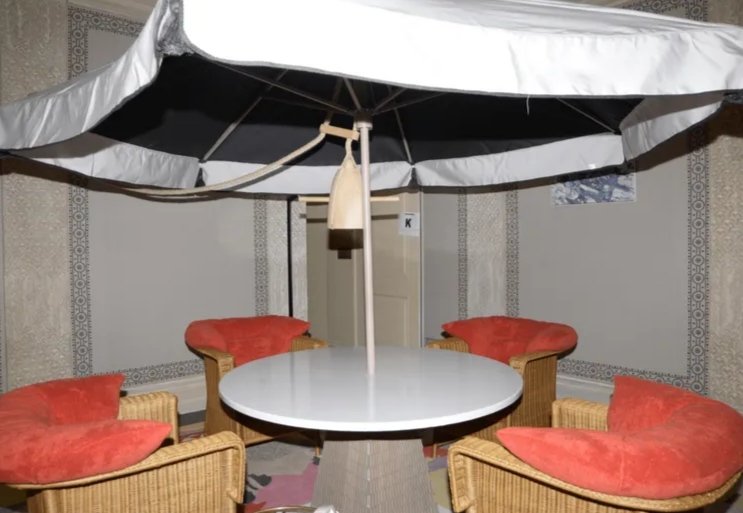 Cyrus_Intel88's tweet photo. 📸 Interesting images from inside the Epstein mansion in New York. https://t.co/55KocAsNwD