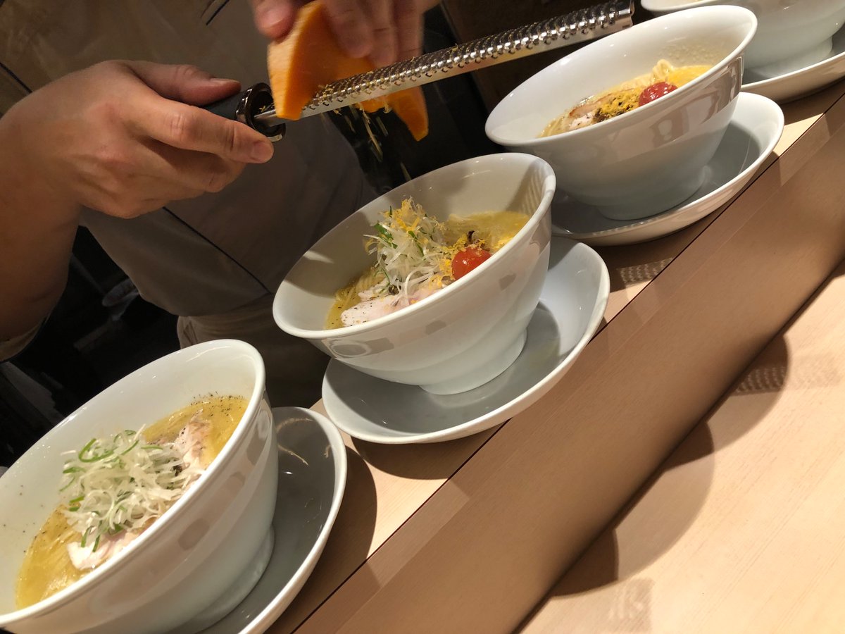 麦と麺助

焦がし炭バター
鶏そぼろ土鍋ご飯付
高坂エスプレッソ Xmas ver

 #麦と麺助 #中津 
 #ラーメン #高坂鶏