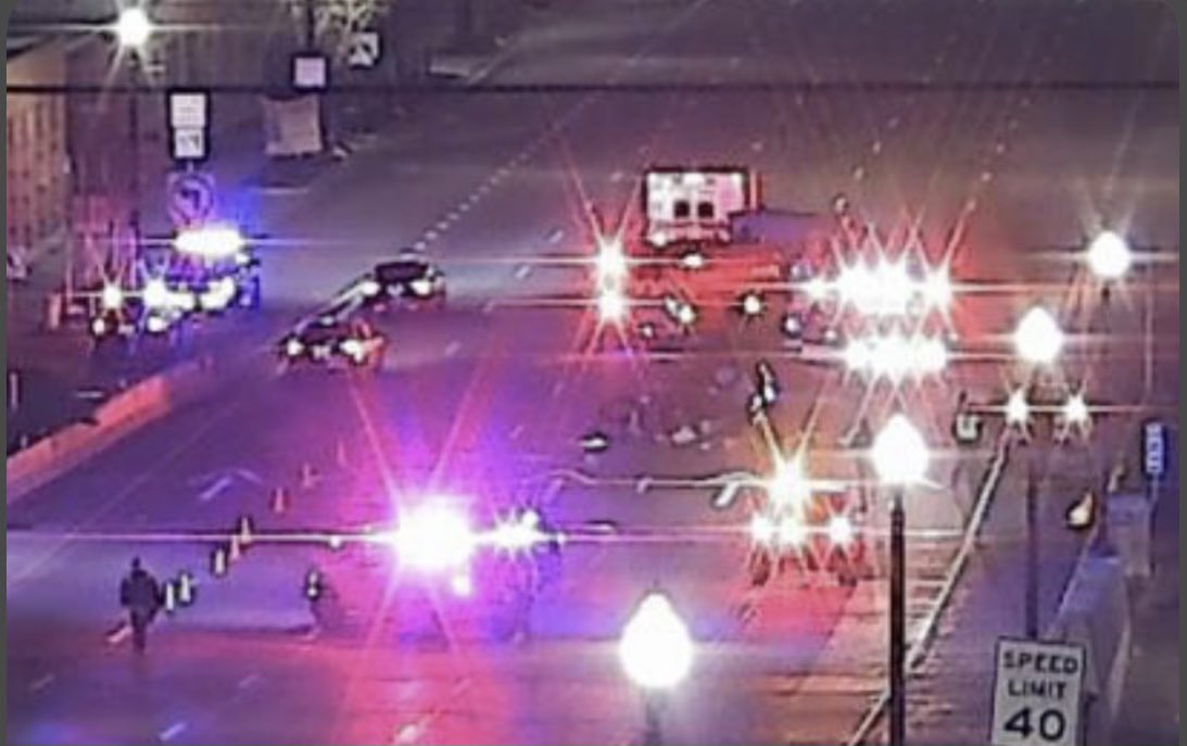 SLCScanner's tweet image. #SaltLakeCity #Rollover 600 S 500 W. 
#Police and #EMS on scene of a vehicle rollover. Details advise there were a couple occupants but were able to self extricate before #EMS arrived. Injuries were minor.