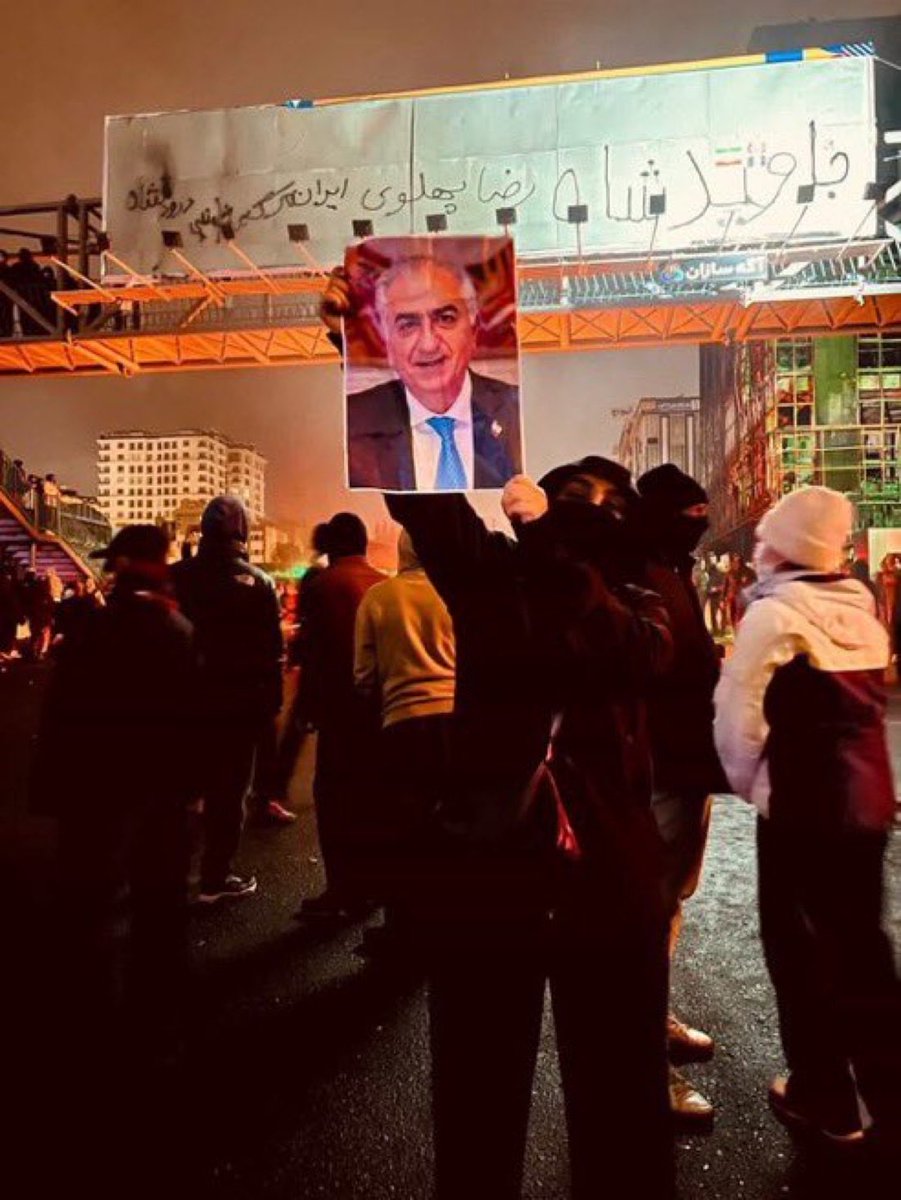 HichkasOfficial's tweet image. Prince Reza Pahlavi (@PahlaviReza), whose call was answered by millions of Iranians pouring into the streets, chanting his name, must be recognised as the unifying leader of Iran.

World must support his plan, and his legitimate transitional government, leading Iran to democracy.…