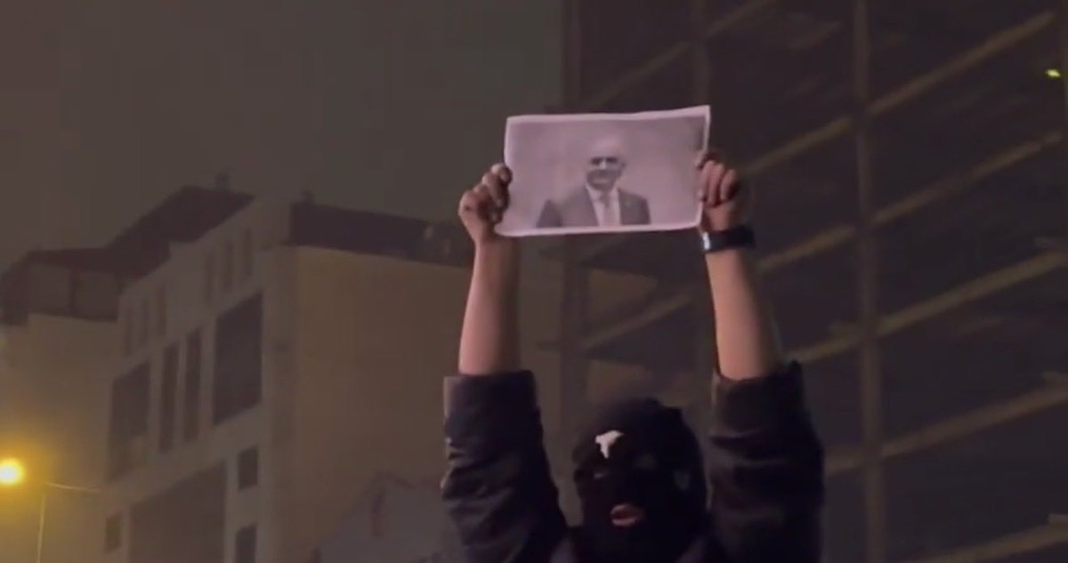 HichkasOfficial's tweet image. Prince Reza Pahlavi (@PahlaviReza), whose call was answered by millions of Iranians pouring into the streets, chanting his name, must be recognised as the unifying leader of Iran.

World must support his plan, and his legitimate transitional government, leading Iran to democracy.…