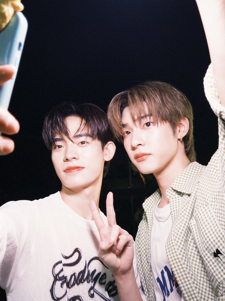 ชัดรูปเดียว นอกนั้นเบลอๆแต่โคตรเอาอะ

DUANG WITH YOU EP1
#ด้วงกับเธอEP1