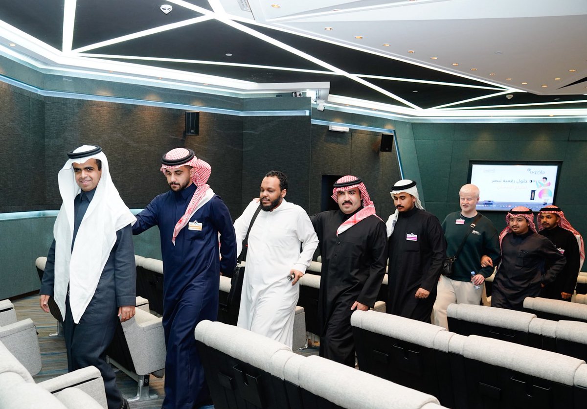 TechShopKSA's tweet photo. تغطية افتتاح | #هاكثون_إبصار_التقني

بتنظيم | #الجمعية_التعاونية_للبصريات 

🔹الراعي الرئيسي | #بنك_الجزيرة
 
🔹شركاء النجاح | #غرفة_الرياض و #تك_شوب 
  و جمعية #كفيف و منظمة #الملست العالمية
 
🔹النسخة الأولى | VIBE CODING 

🔹#مجاني | من باب #المسؤولية_المجتمعية 

🔹يهدف | تبادل الخبرات بين المطورين والمبرمجين والإداريين مع #ذوي_الإعاقة_البصرية لتقديم أفضل الحلول الابتكارية التقنية.
 
📌 غرفة الرياض 🗓️ ⁠ 31 يناير 2026